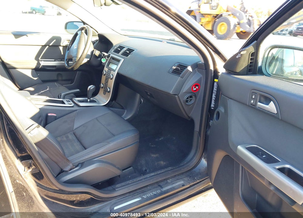2010 VOLVO V50 2.4I VIN: YV1382MW4A2534070