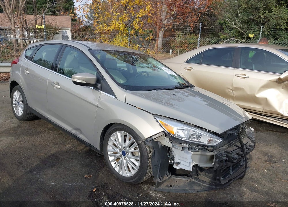 2016 FORD FOCUS TITANIUM VIN: 1FADP3N22GL236446