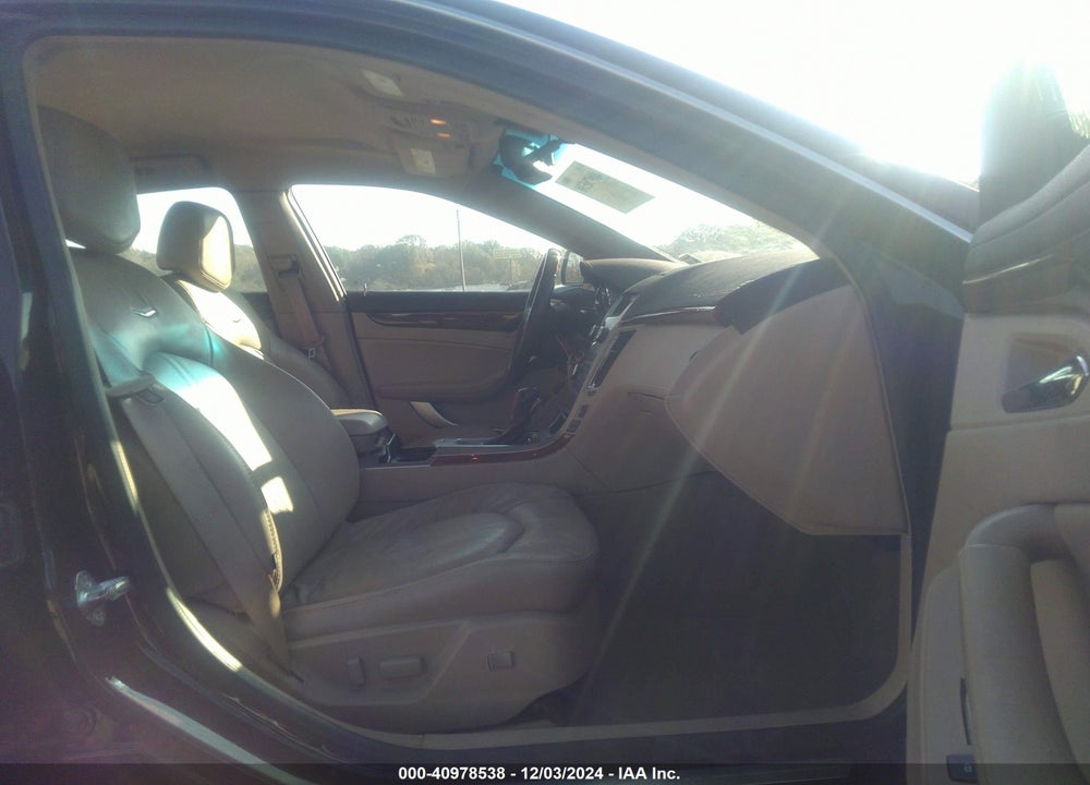 2010 CADILLAC CTS LUXURY VIN: 1G6DE5EG7A0104575