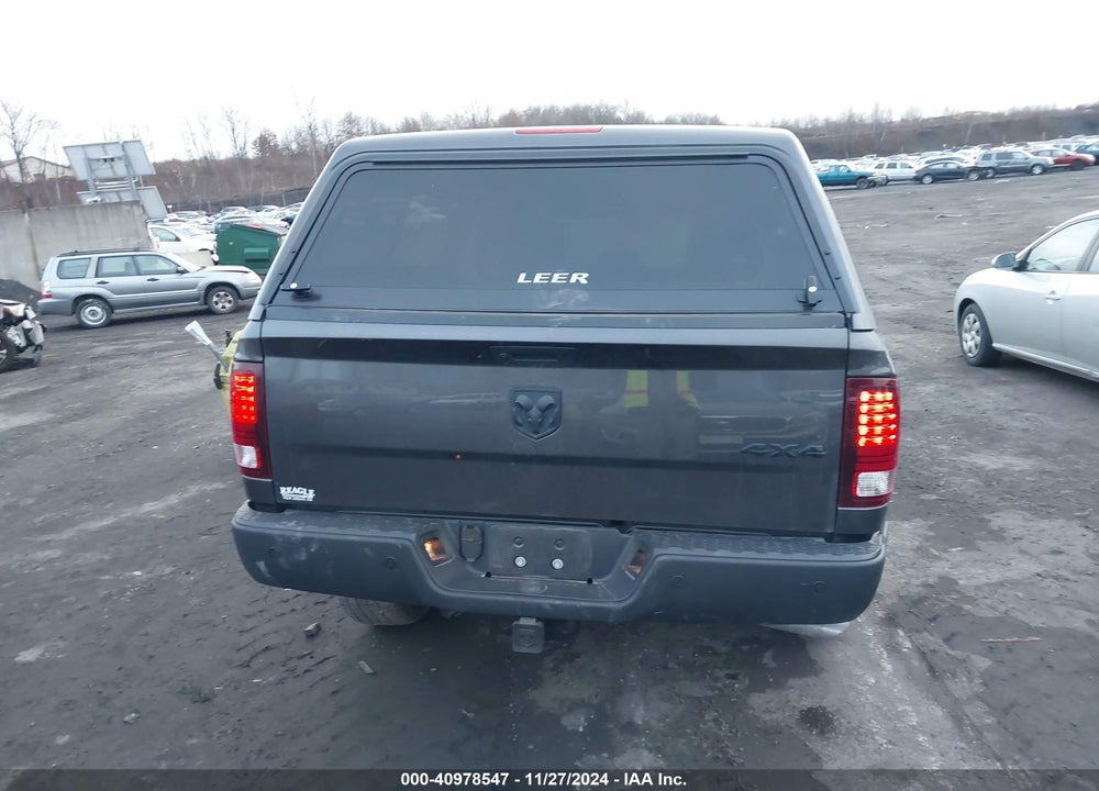2022 RAM 1500 CLASSIC WARLOCK 4X4 6'4 BOX VIN: 1C6RR7GG2NS200468
