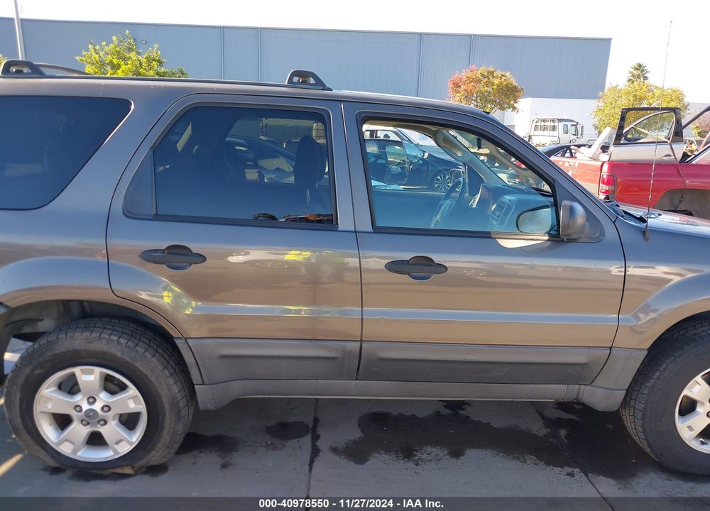 2005 FORD ESCAPE XLT VIN: 1FMYU03175KB37522