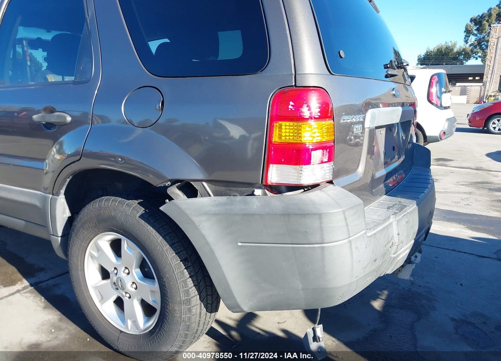 2005 FORD ESCAPE XLT VIN: 1FMYU03175KB37522