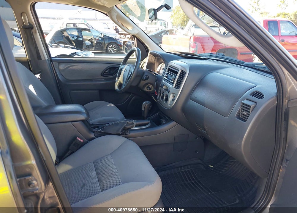 2005 FORD ESCAPE XLT VIN: 1FMYU03175KB37522