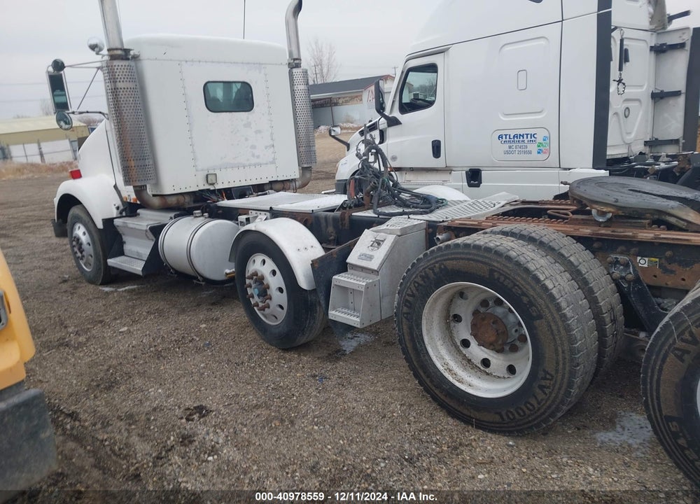 2007 KENWORTH T800 T800 VIN: 1XKDPB0X17R182954