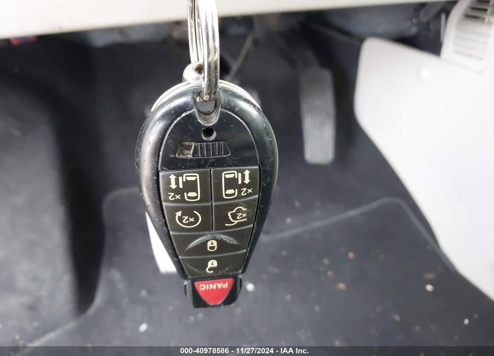 2014 CHRYSLER TOWN & COUNTRY TOURING VIN: 2C4RC1BG4ER443909