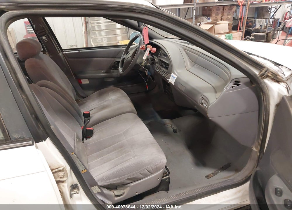 1994 FORD TAURUS GL VIN: 1FALP52UXRG141559