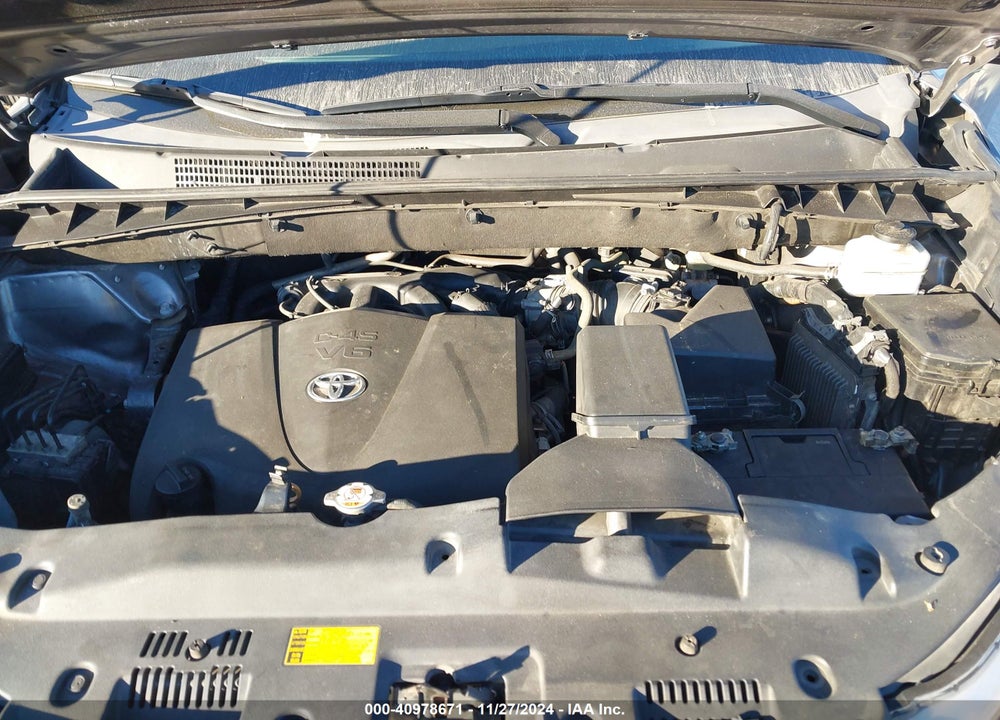 2019 TOYOTA HIGHLANDER LE VIN: 5TDBZRFH8KS978049