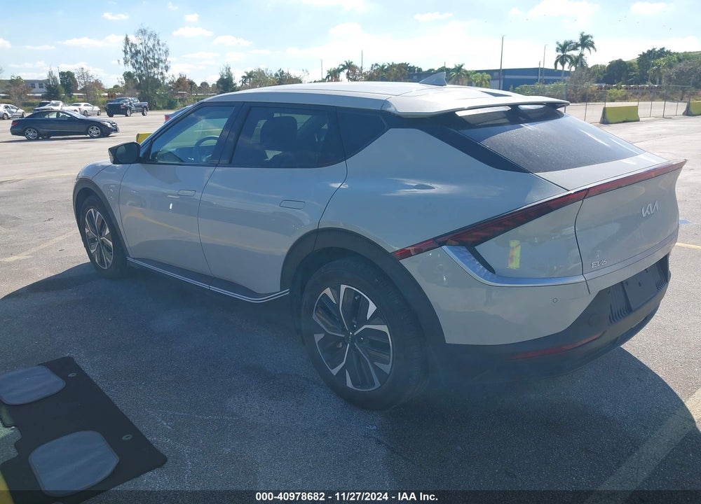 2024 KIA EV6 LIGHT LONG RANGE VIN: KNDC34LAXR5171743