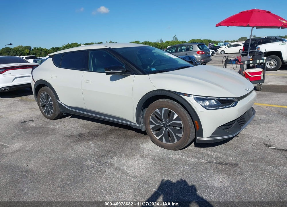 2024 KIA EV6 LIGHT LONG RANGE VIN: KNDC34LAXR5171743