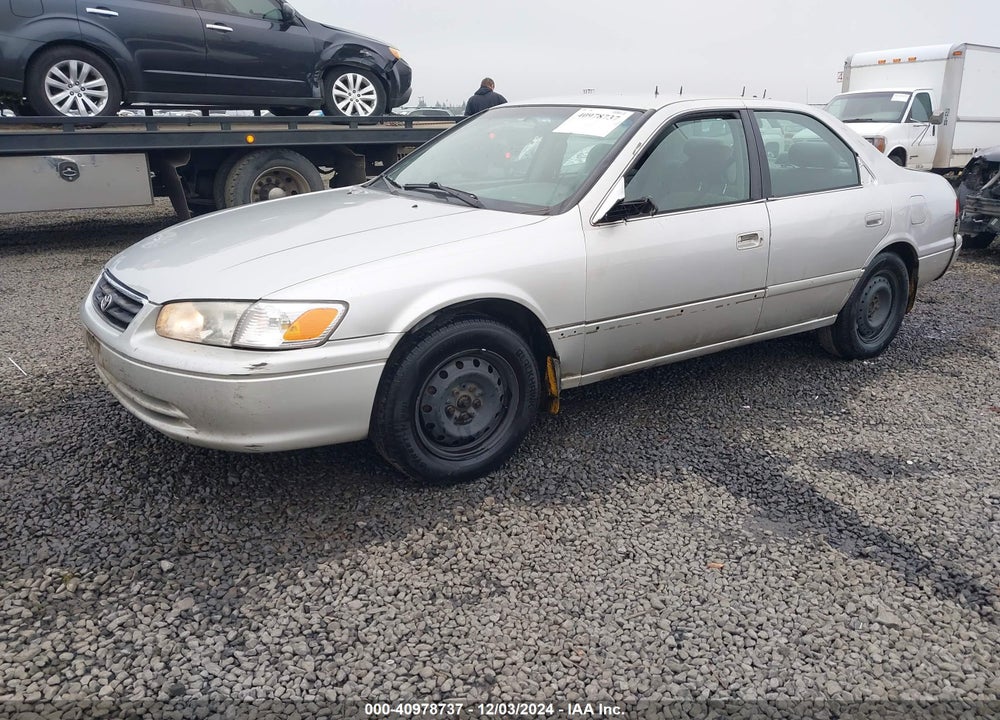 2001 TOYOTA CAMRY LE VIN: 4T1BG22K71U815901