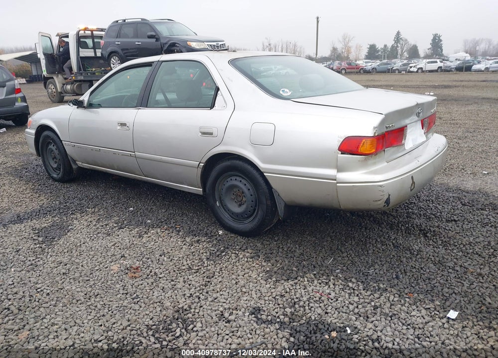 2001 TOYOTA CAMRY LE VIN: 4T1BG22K71U815901