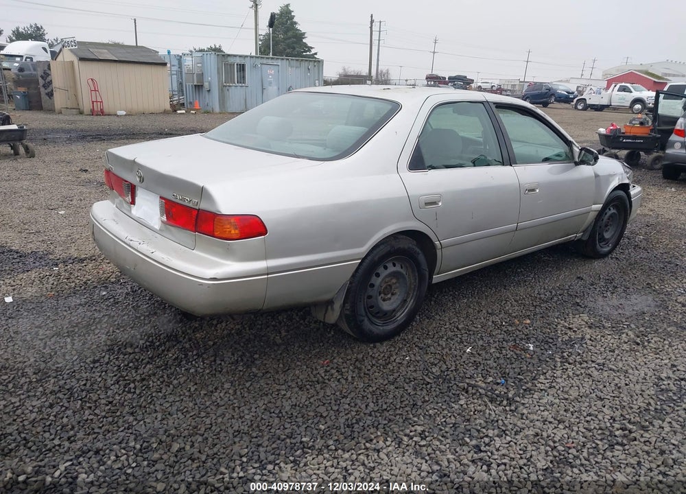 2001 TOYOTA CAMRY LE VIN: 4T1BG22K71U815901