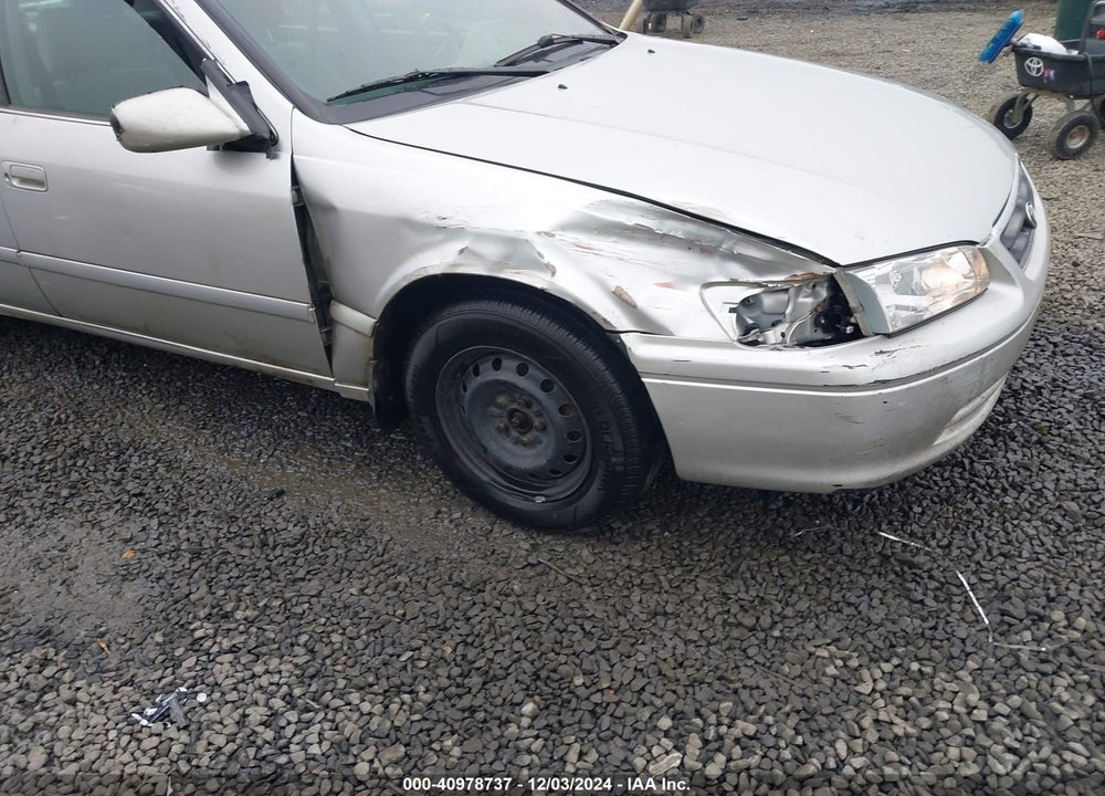 2001 TOYOTA CAMRY LE VIN: 4T1BG22K71U815901