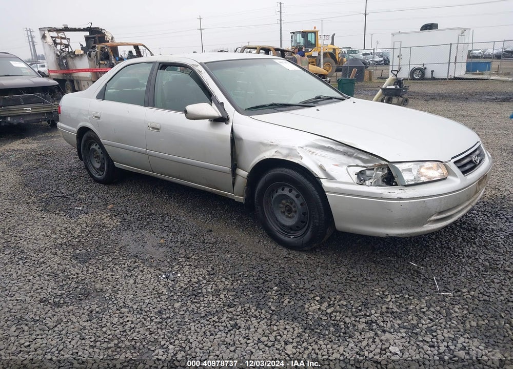 2001 TOYOTA CAMRY LE VIN: 4T1BG22K71U815901