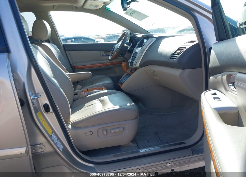 2008 LEXUS RX 350 VIN: 2T2HK31U18C058423
