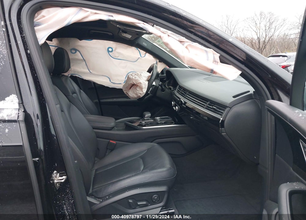 2018 AUDI Q7 3.0T PREMIUM VIN: WA1VAAF73JD037061