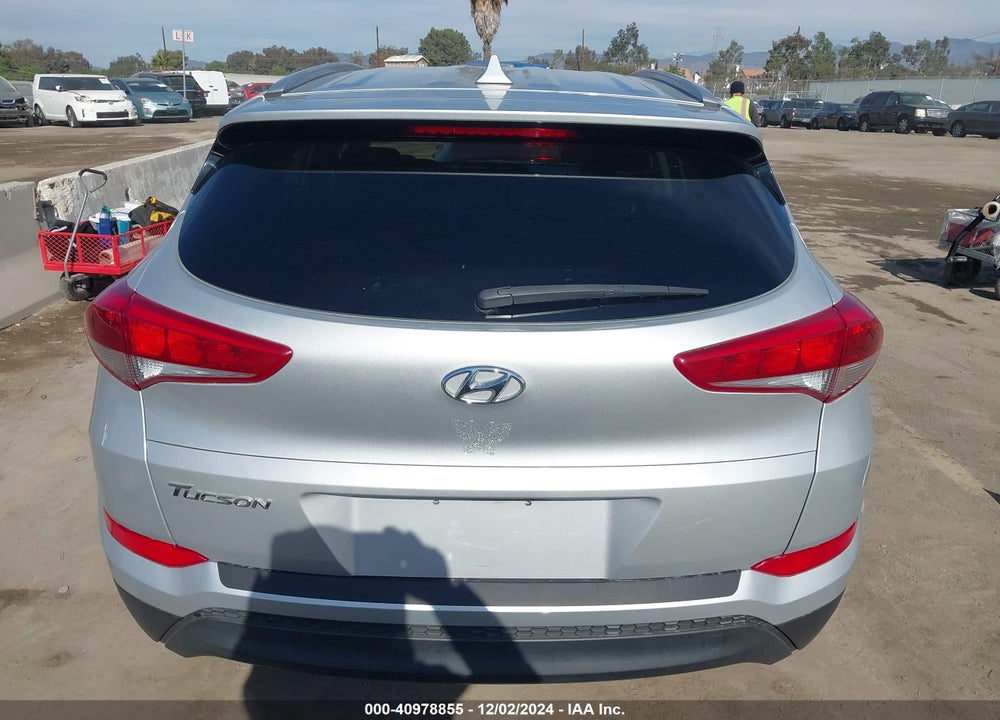 2018 HYUNDAI TUCSON SEL VIN: KM8J33A43JU816768