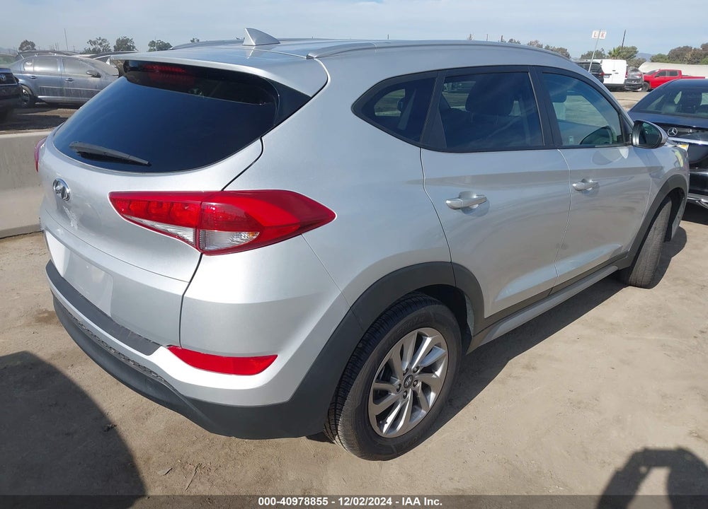 2018 HYUNDAI TUCSON SEL VIN: KM8J33A43JU816768
