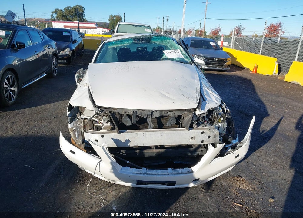 2011 LEXUS LS 460 VIN: JTHBL5EF4B5105395
