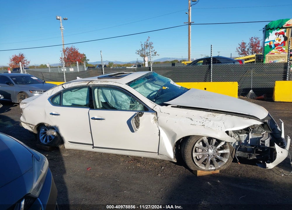 2011 LEXUS LS 460 VIN: JTHBL5EF4B5105395