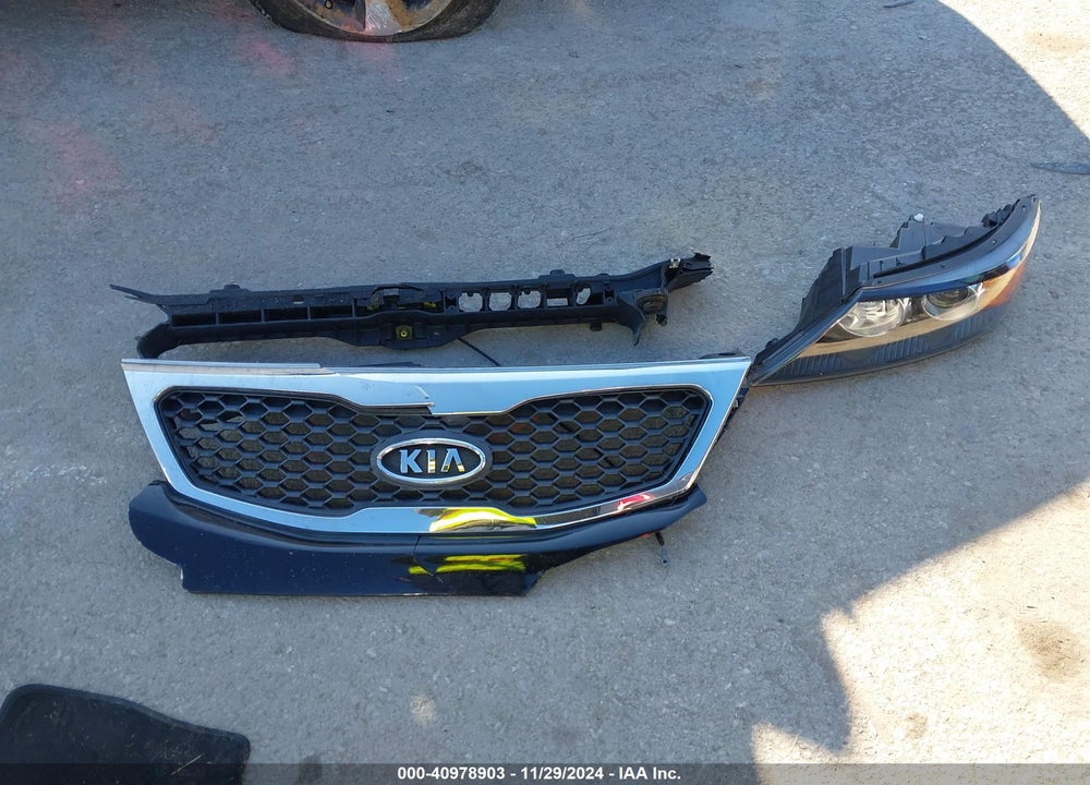 2013 KIA SORENTO LX VIN: 5XYKT3A6XDG363488