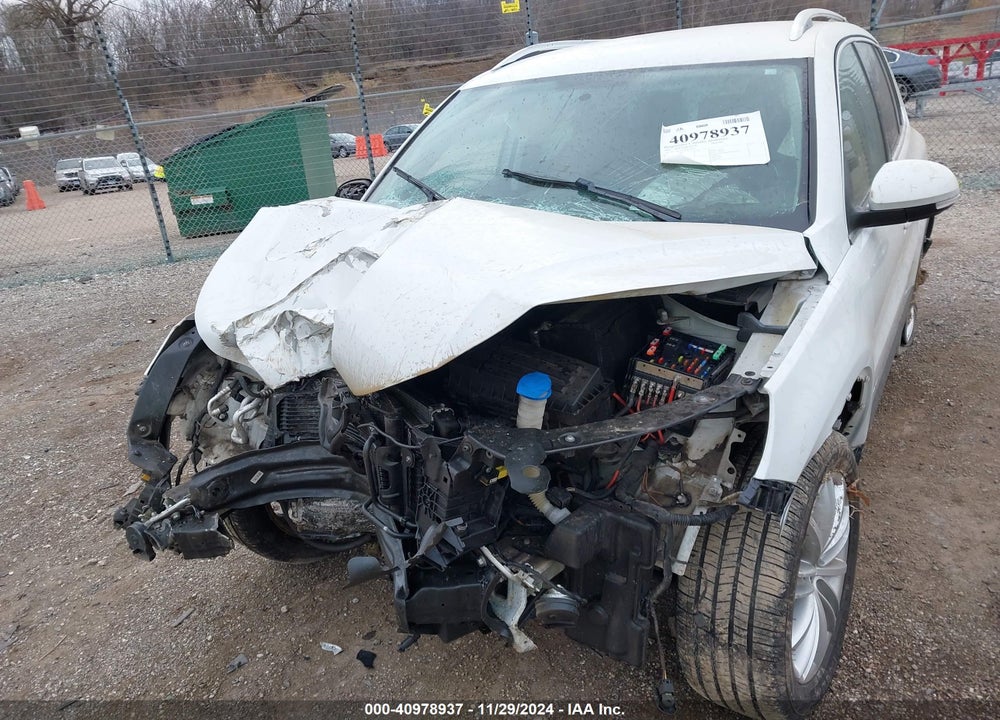 2014 VOLKSWAGEN TIGUAN SE VIN: WVGBV3AX5EW619524