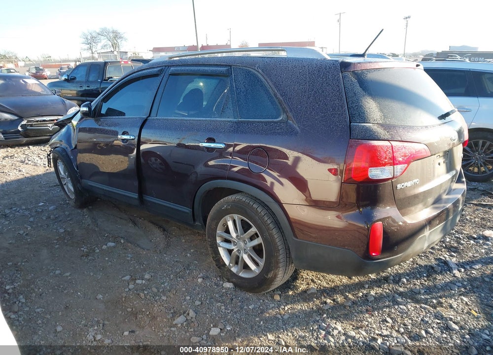 2015 KIA SORENTO LX VIN: 5XYKT3A64FG556917