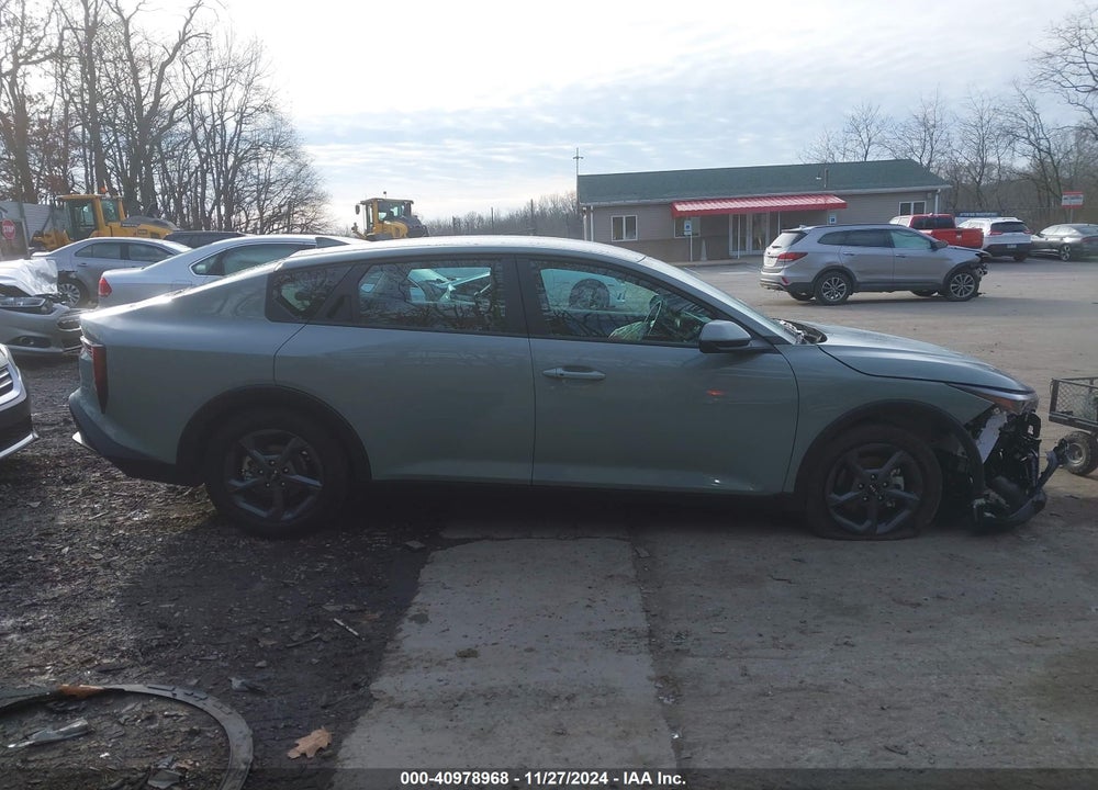 2025 KIA K4 LXS VIN: 3KPFT4DEXSE005098