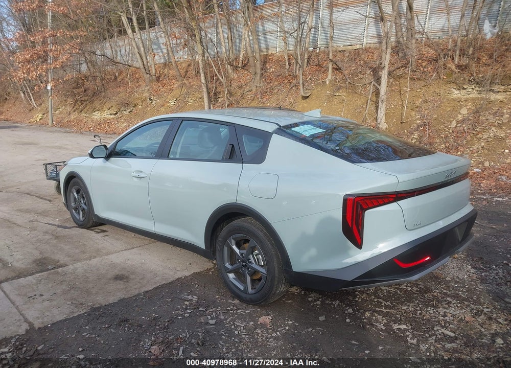 2025 KIA K4 LXS VIN: 3KPFT4DEXSE005098