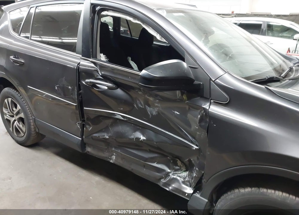 2018 TOYOTA RAV4 LE VIN: JTMZFREV0JJ162429