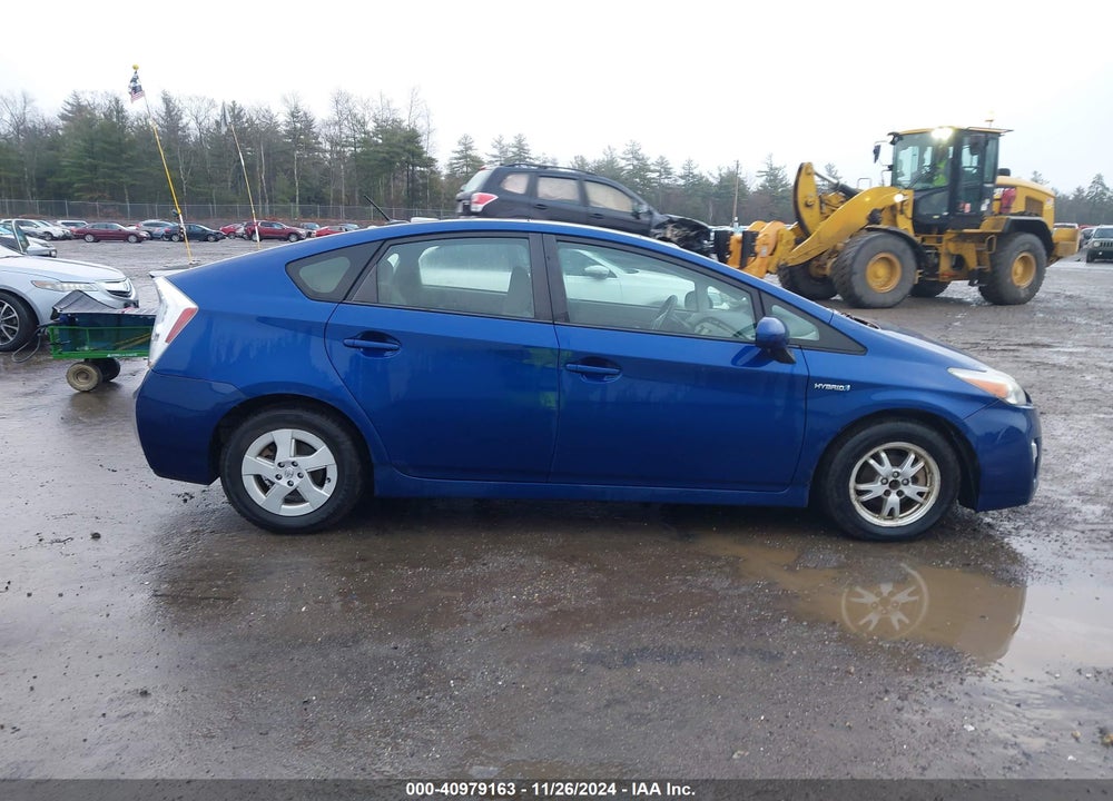 2011 TOYOTA PRIUS THREE VIN: JTDKN3DU2B0253543