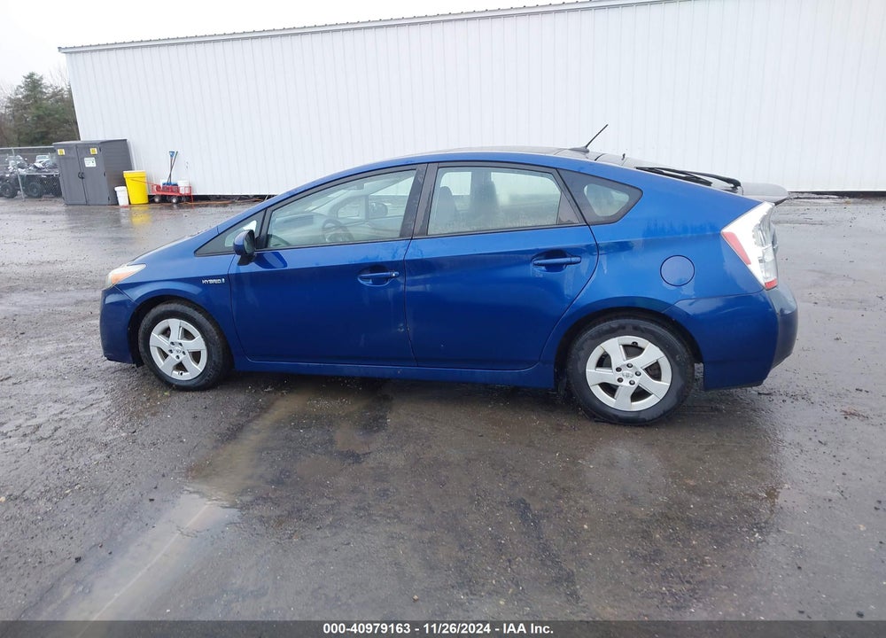 2011 TOYOTA PRIUS THREE VIN: JTDKN3DU2B0253543