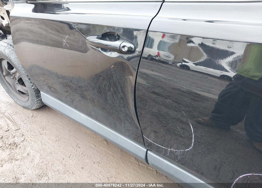 2018 TOYOTA RAV4 LE VIN: 2T3BFREVXJW723044