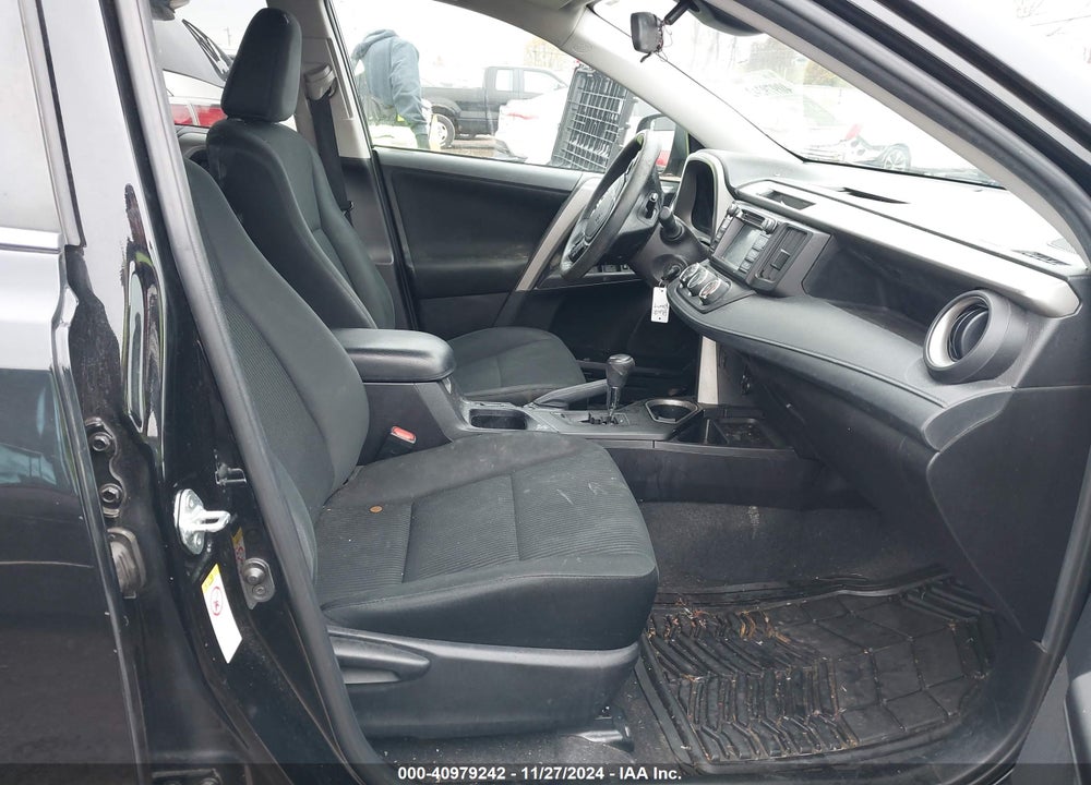 2018 TOYOTA RAV4 LE VIN: 2T3BFREVXJW723044