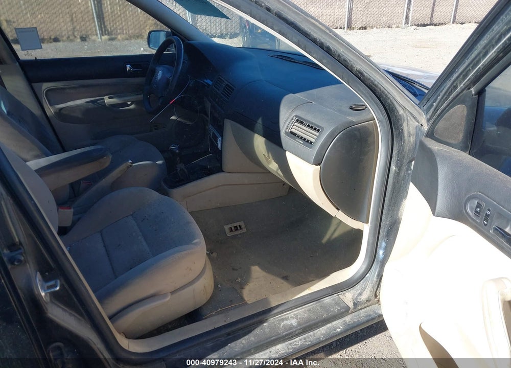 2000 VOLKSWAGEN JETTA GLS VIN: 3VWSA29M4YM128528
