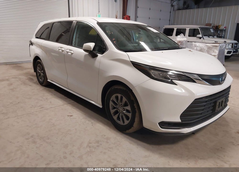 2022 TOYOTA SIENNA LE VIN: 5TDKRKEC3NS101485