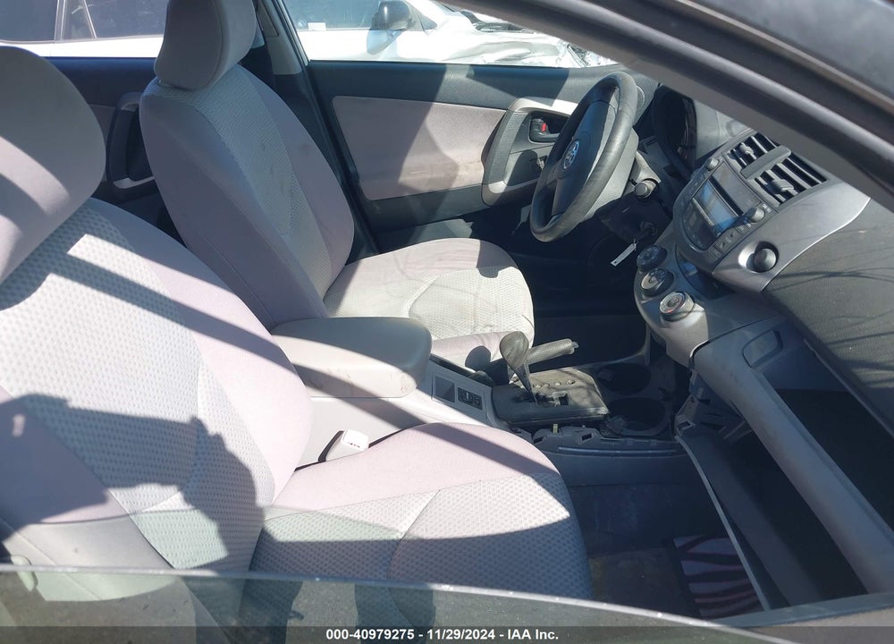 2006 TOYOTA RAV4 VIN: JTMBD33V265002494