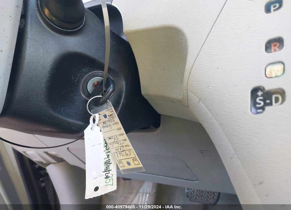 2014 TOYOTA SIENNA XLE V6 8 PASSENGER VIN: 5TDYK3DCXES486176
