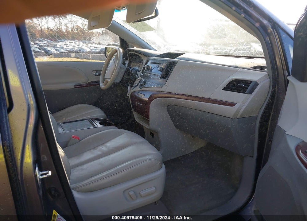 2014 TOYOTA SIENNA XLE V6 8 PASSENGER VIN: 5TDYK3DCXES486176