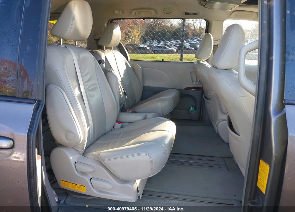 2014 TOYOTA SIENNA XLE V6 8 PASSENGER VIN: 5TDYK3DCXES486176