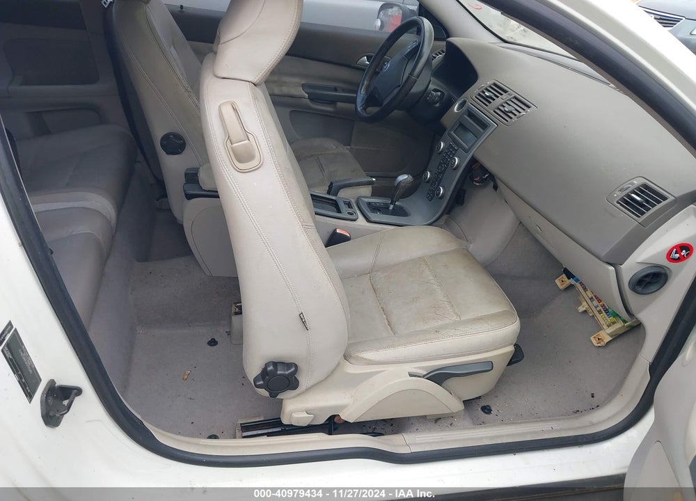 2010 VOLVO C30 VIN: YV1672MK0A2176365