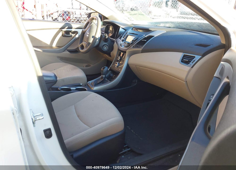 2014 HYUNDAI ELANTRA SE VIN: 5NPDH4AE8EH519190