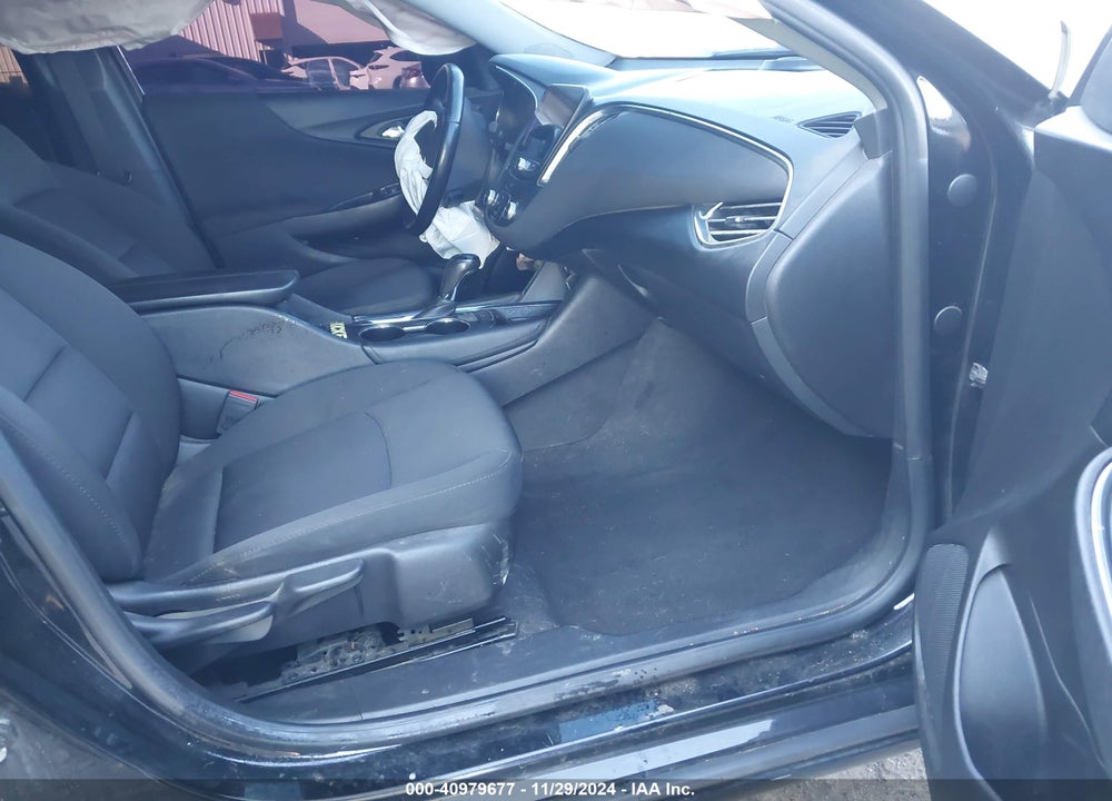 2018 CHEVROLET MALIBU LT VIN: 1G1ZD5ST5JF178185