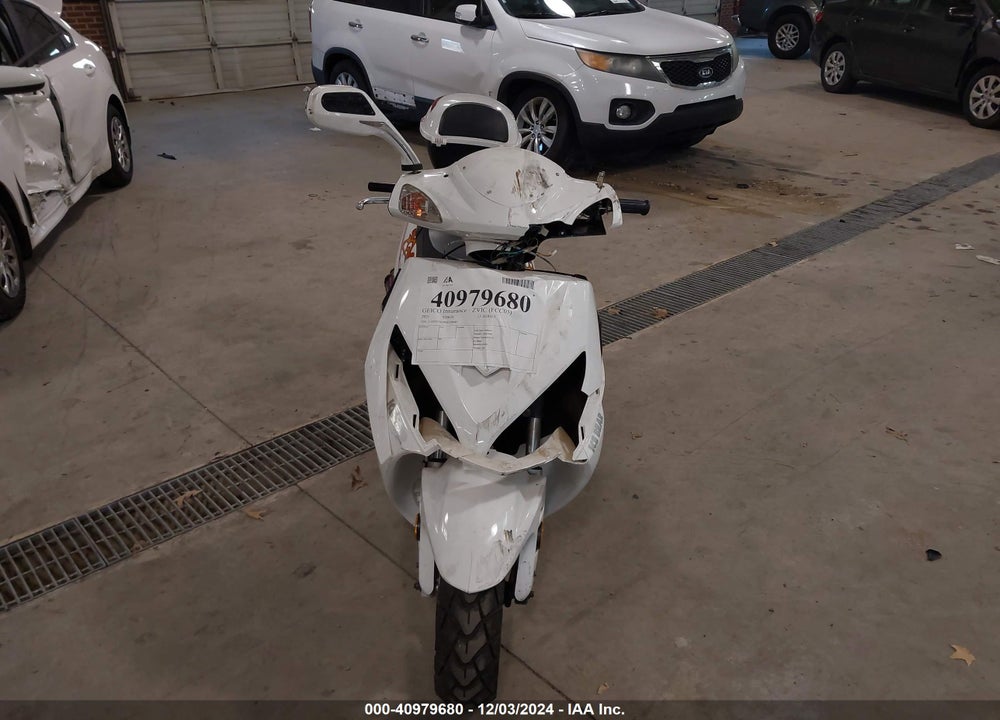 2021 YIBEN 15 SERIES VIN: LYDYFTKH9M1500487