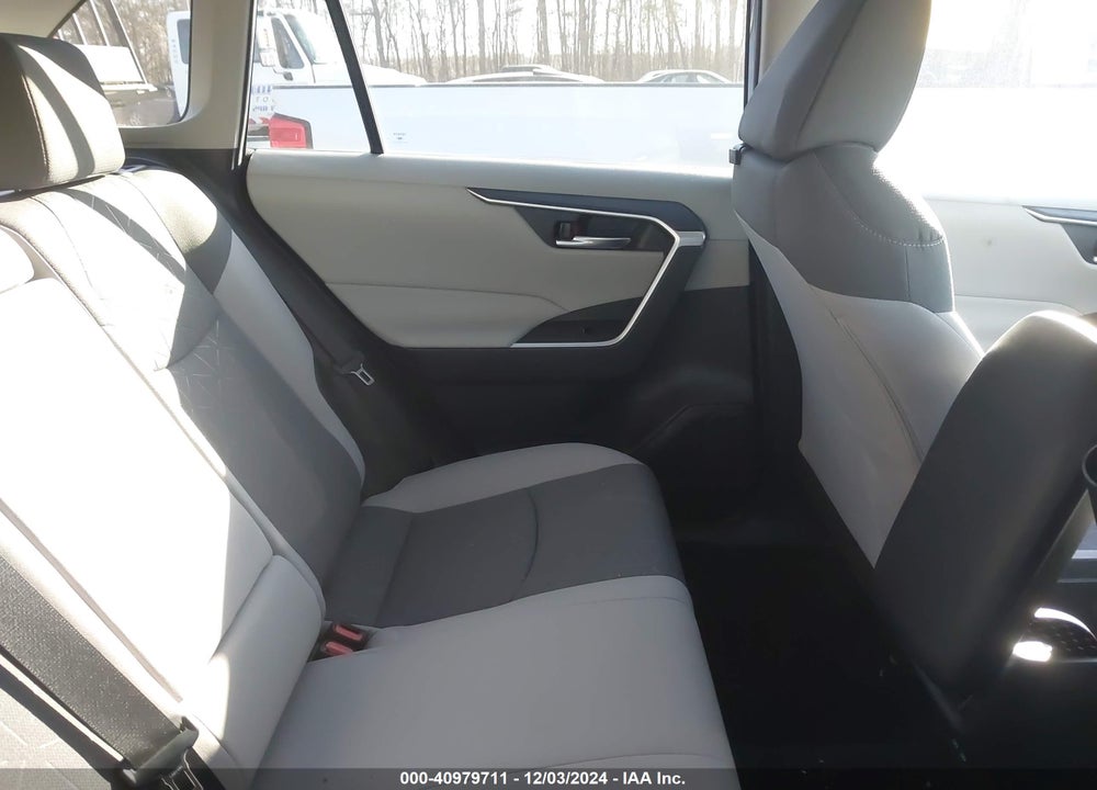 2022 TOYOTA RAV4 XLE VIN: 2T3P1RFV4NW327832