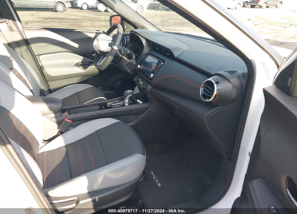 2024 NISSAN KICKS SR XTRONIC CVT VIN: 3N1CP5DV2RL496630