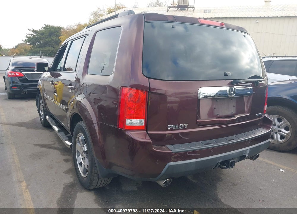 2011 HONDA PILOT TOURING VIN: 5FNYF3H94BB046733