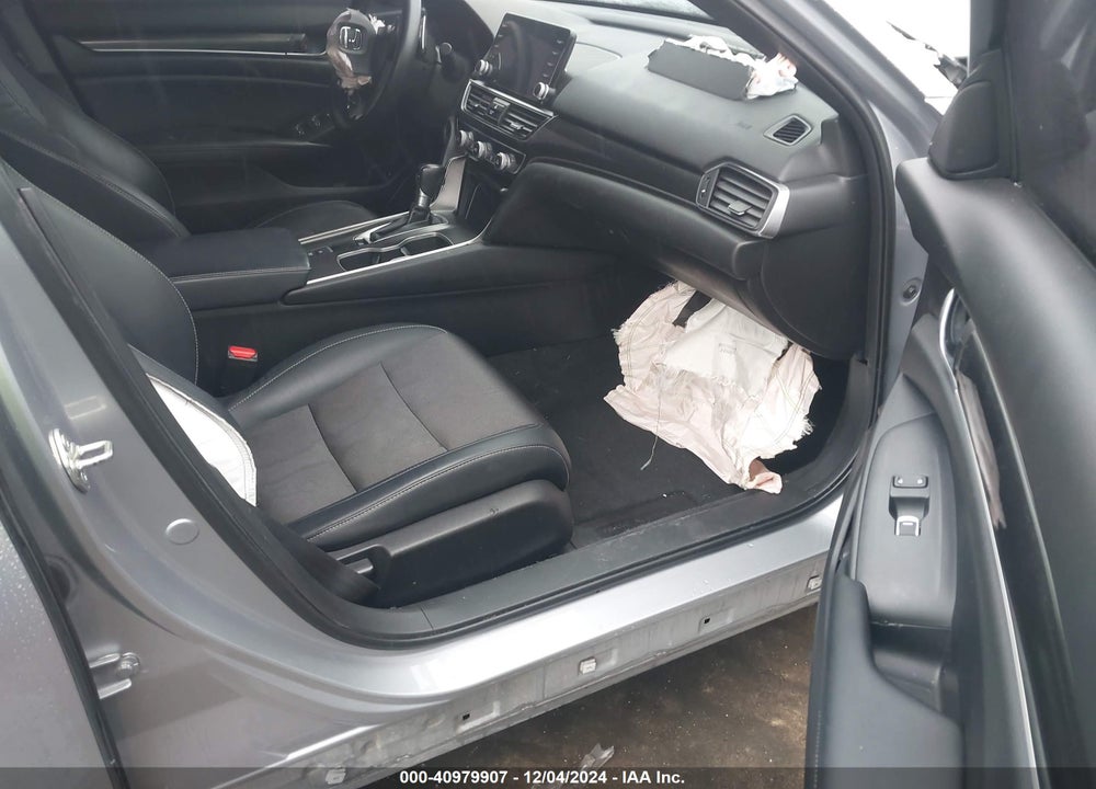 2018 HONDA ACCORD VIN: 1HGCV1F37JA137083