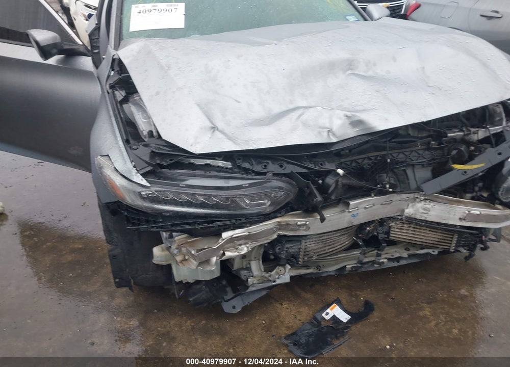 2018 HONDA ACCORD VIN: 1HGCV1F37JA137083