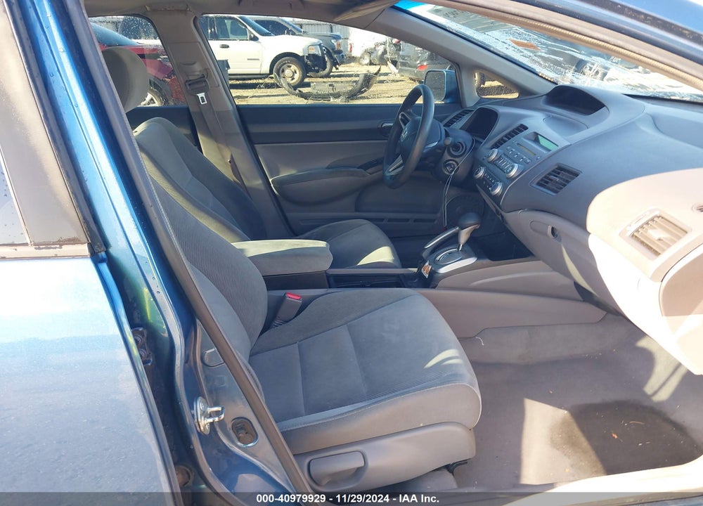 2010 HONDA CIVIC LX VIN: 19XFA1F50AE078979